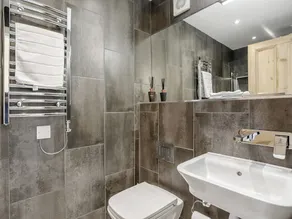 2 bedroom accommodation in Great Addington - Image 4
