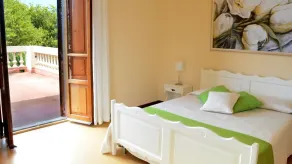 Villa with swimming pool, jacuzzi and tennis, in front of the Aeolian Islands - Image 5