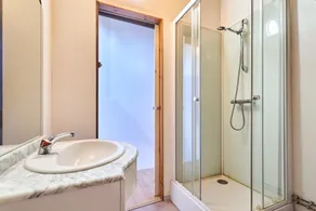 Gîte 24 people - 8 bedrooms - 6 bathrooms - Large spaces - Image 4