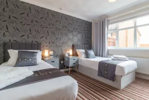 Cedar Drive, Holbeach - 1 to 4 - Self Catering - Image 4