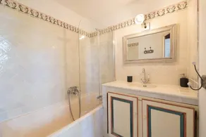 Stately property with 3 tennis & sport courts and a large pool, village 5' walk - Image 4