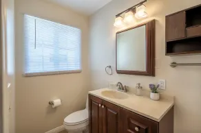Cozy retreat with two master bedrooms & king beds - Image 2