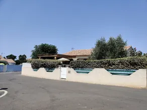 Pretty single storey villa with private and secure swimming pool 10 km from the beaches - Image 2