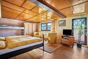 Holiday Home 'Ferienhaus Stine Stralsund Ostsee' with Private Terrace, Private Garden and Wi-Fi - Image 5