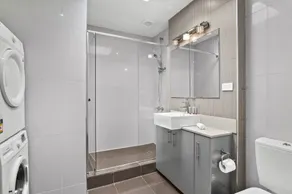 Bright Apartment Near St Kilda Beachfront - Image 2
