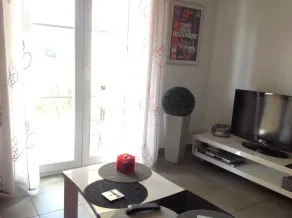 T2 Classé avec garage Centre ville et plage à 300 m ,Clim Wifi - Image 2
