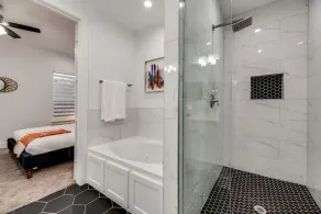 Home near DT Dallas, Sleeps 15, FIFA-20 Min to AT&T Stadium, Hot Tub & TankPool - Image 3