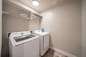 Brand New Townhome sleeps 12. - Image 2
