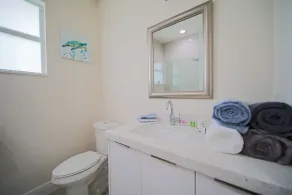 Luxury Living at Cape Coral-Heated Pool 3 Bedroom-3 Bathroom-Fresh Water Canal. - Image 4