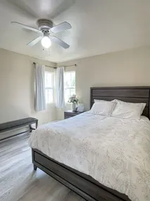 Cozy back house w/self checking in the heart of LA Full Kitchen, Wifi - Image 4