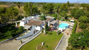 Villa Vetti, vacker villa omgiven av grönska med pool, några km från havet - Image 5