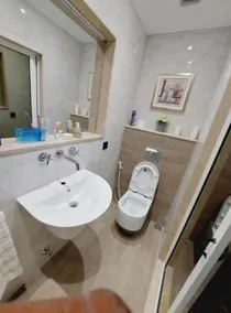 Upscale luxurious apartment with a superb view. - Image 5
