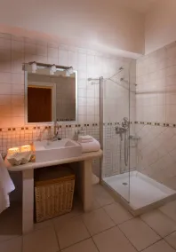 Villa de lujo con piscina privada, pista de tenis y viñedos | Villa Anastasia - Image 3