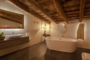 Manoir de luxe, à quelques minutes de la plage, 14 chambres avec salle de bains, A / C, emplacement central - Image 3