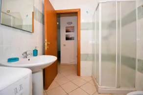 Well-finished studio apartment with A/C wifi and veranda - Image 3