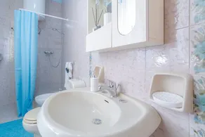 Apartment \"La Casa Blu\" with Private Terrace & Shared Garden - Image 3