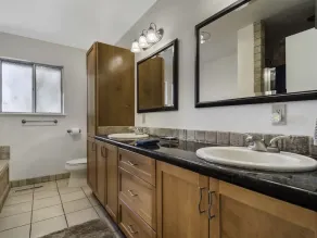 Spacious Cozy Home with private \"HOT TUB\" - Image 5