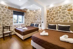 Apartment with Pool View, Sea View, Wi-Fi & Terrace - Image 4