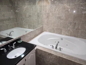 2br / 2ba: Million Dollar Udsigt fra Luksus Condo på Ridge. - Image 3