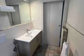 Cozy apartment with 3 bedrooms located in the historical part of the city - Image 4