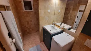 Maison Avec Piscine et Climatisation au Calme Absolu - Image 3
