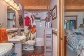 Superbe 4 Chambre Island Retreat avec îlot / Vue sur la mer; 12 personnes - Image 5