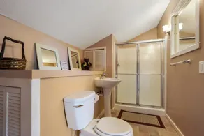 Beautiful private lodge set on 40 acres!!! - Image 5