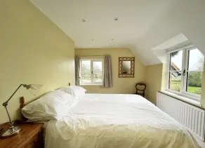Lakeside Country Cottage - Image 5