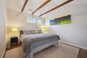 Beautiful Private Carriage House, Heart of Denver, Quiet Yet Close to Everything - Image 4