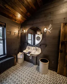 Sauna, Walk to Village, Hiking & Private Chef Available - Image 5