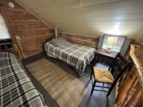 Authentic Log Cabin: The Den - Image 5