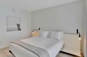 1 Bedroom Queen Size Apartment - Image 3