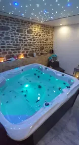 Le Ptit Spa de L'Abbaye Suite love et Spa privé - Image 4