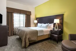 Gemütliche Suite mit 2 Schlafzimmern | Kostenloses Frühstück, kostenloses WLAN, Innenpool und Whirlpool - Image 5