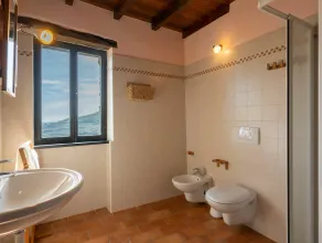 Wunderbares alleinstehendes Ferienhaus für 8 Gäste mit  W-LAN, Terrasse und Haustiere erlaubt - Image 3