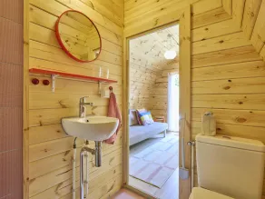 Atmospheric wooden Tiny House near the beach - Image 4