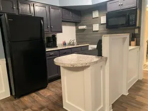 Fully Furnished 1BR Apartment - Image 5
