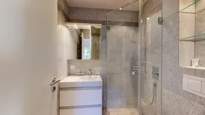 3-room apartment on the ground floor with direct access to the garden (Meadow is - Image 4
