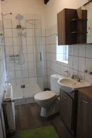 Parte di casa di campagna recentemente rinnovata con sauna + idromassaggio, fino a 8 persone vicino al Mar Baltico - Image 4