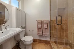 Beverly Grove Garden Suite - Image 4