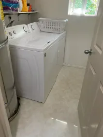 South Eugene Home Close to Campus Pet Friendly New Heating & Cooling System - Image 2
