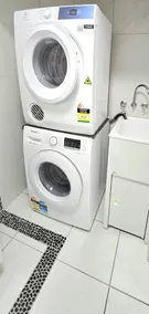 Koppla av med havsutsikt och stor privat takterrass - Image 2