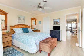 🌊 Lake 'N Sea: Ocean and Lake Views | Prime Location | 1 Min Walk to Beach 🌊 - Image 5