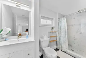 Walk to Beach. Beautifully Renovated 3BR, 2BA Home w/Outdoor Shower & Grille - Image 5