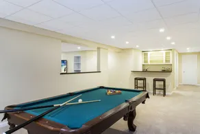 Luxe Hamptons Retreat ✨ Pool + Hot Tub • Sleeps 10 • Near Southampton & US Open - Image 2