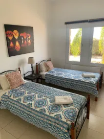Vistas fantásticas e alojamento, com piscina privada e sala de jogos e ar condicionado - Image 3