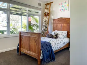 A true classic Peninsula home abounding with character and charm (sleeps 8) - Image 3