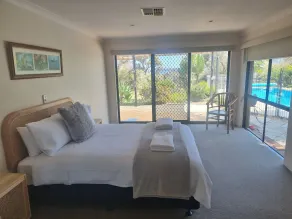 Estuary water views 4bedroom 2 Bathroom  home with pool Australind / Bunbury WA - Image 4
