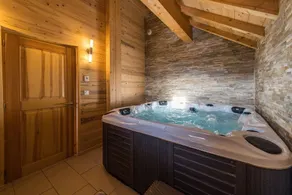 Chalet med jacuzzi og hjemmebiograf - Image 2