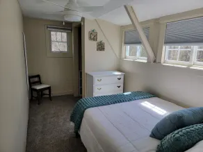Cozy Cottage- Bright, 2 Bedroom- Great Location - Image 5